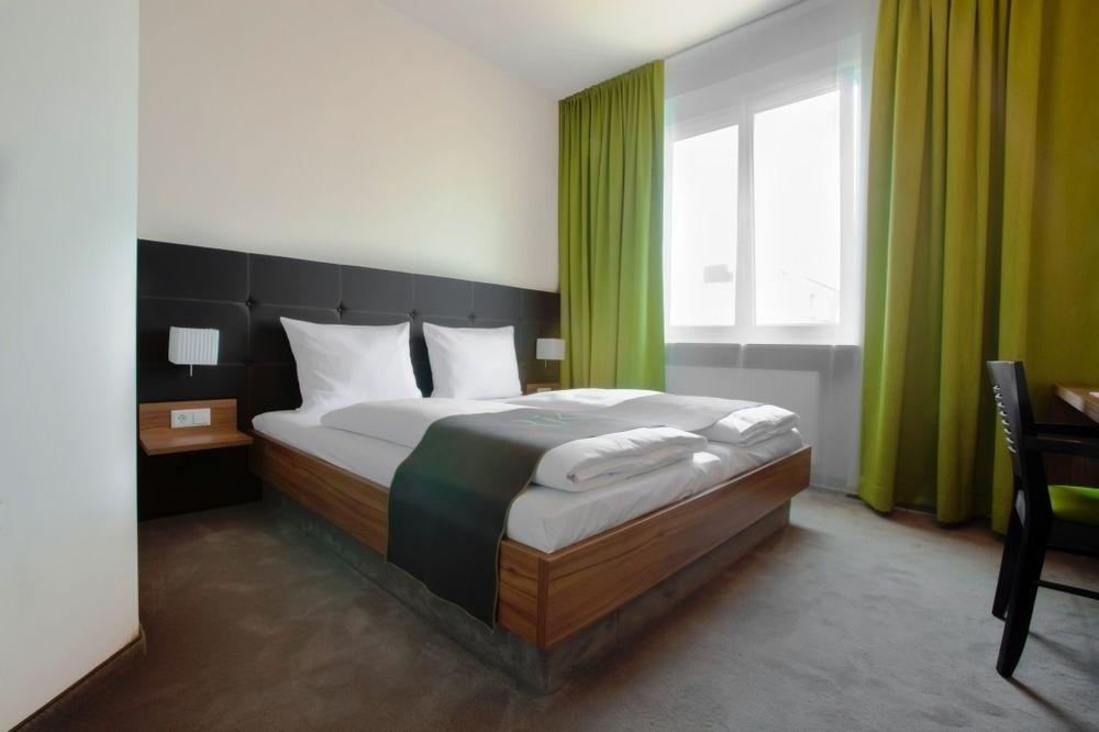 Riku Hotel Neu-Ulm Buitenkant foto