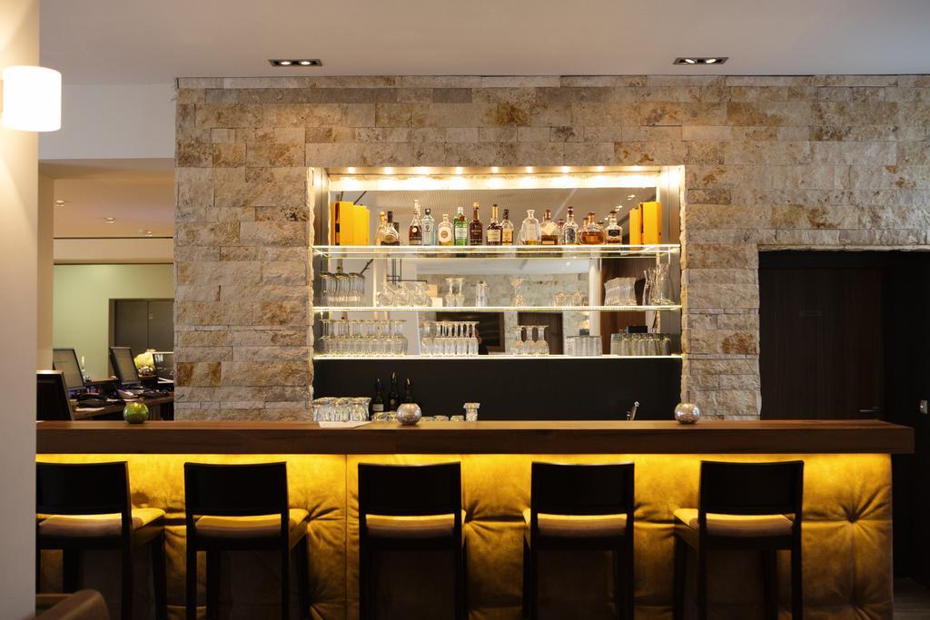 Riku Hotel Neu-Ulm Buitenkant foto
