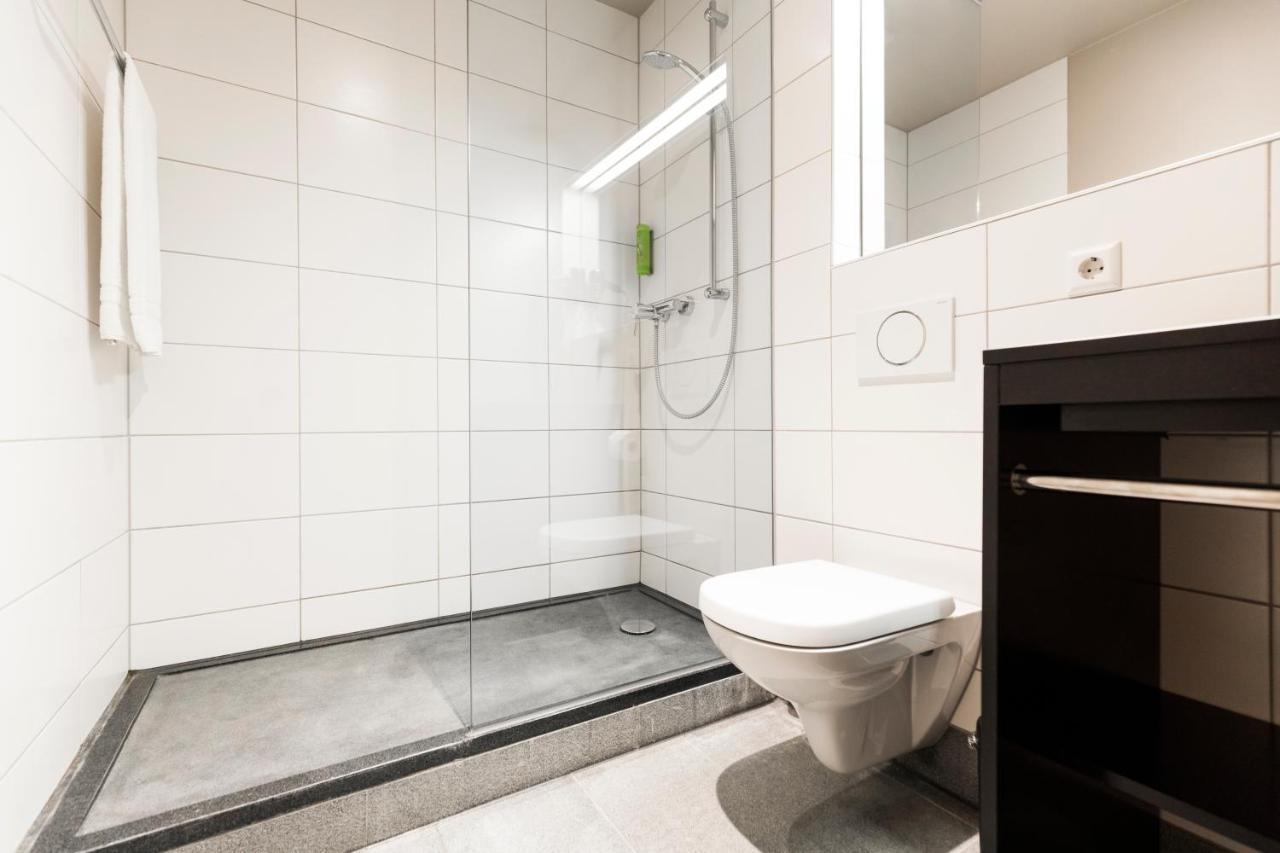 Riku Hotel Neu-Ulm Buitenkant foto