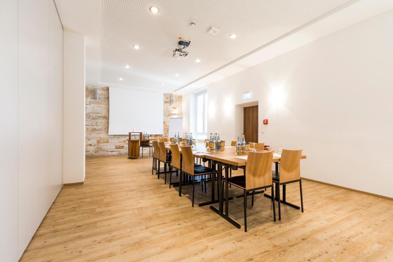 Riku Hotel Neu-Ulm Buitenkant foto