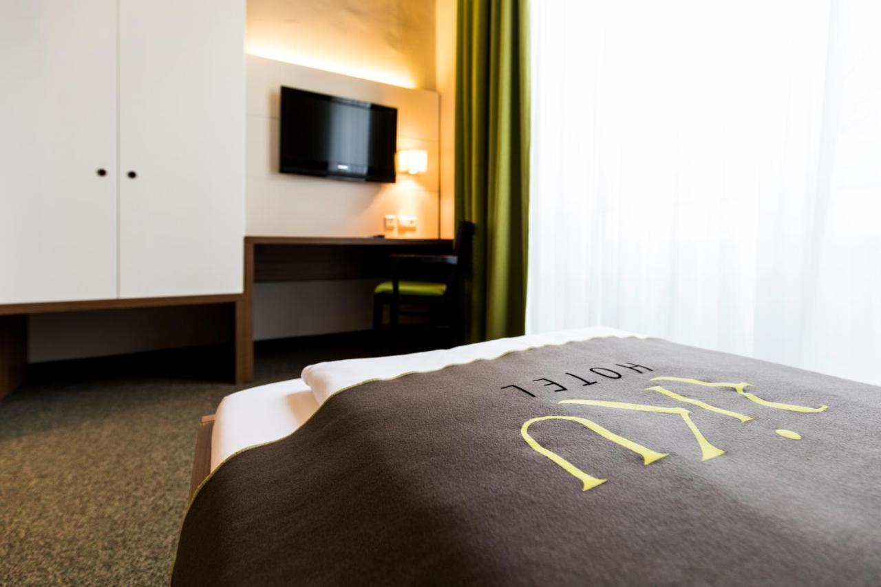 Riku Hotel Neu-Ulm Buitenkant foto