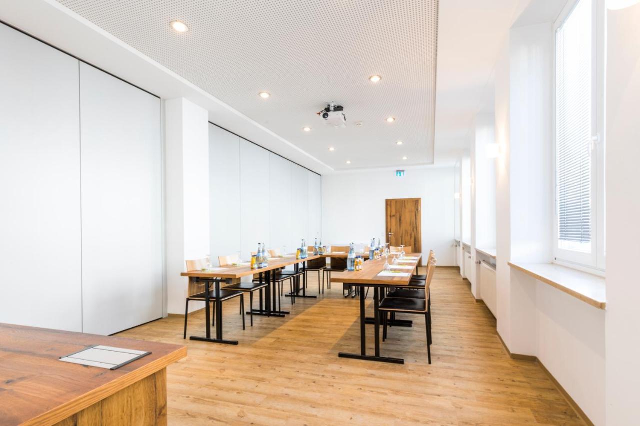 Riku Hotel Neu-Ulm Buitenkant foto