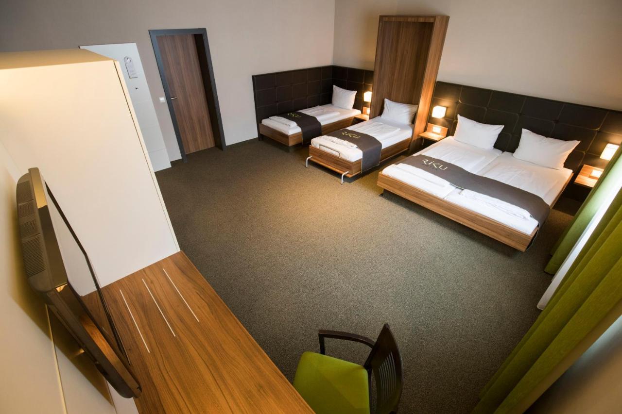 Riku Hotel Neu-Ulm Buitenkant foto